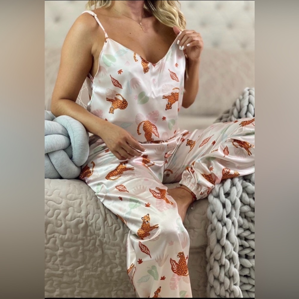 Animal print two piece lounge‎ pajama set nwt